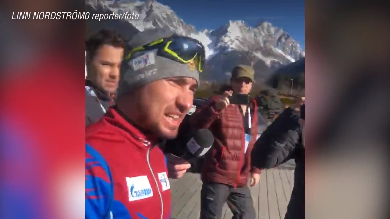 Här lämnar ryske stjärnan hotellet efter razzian: "Jag är okej"