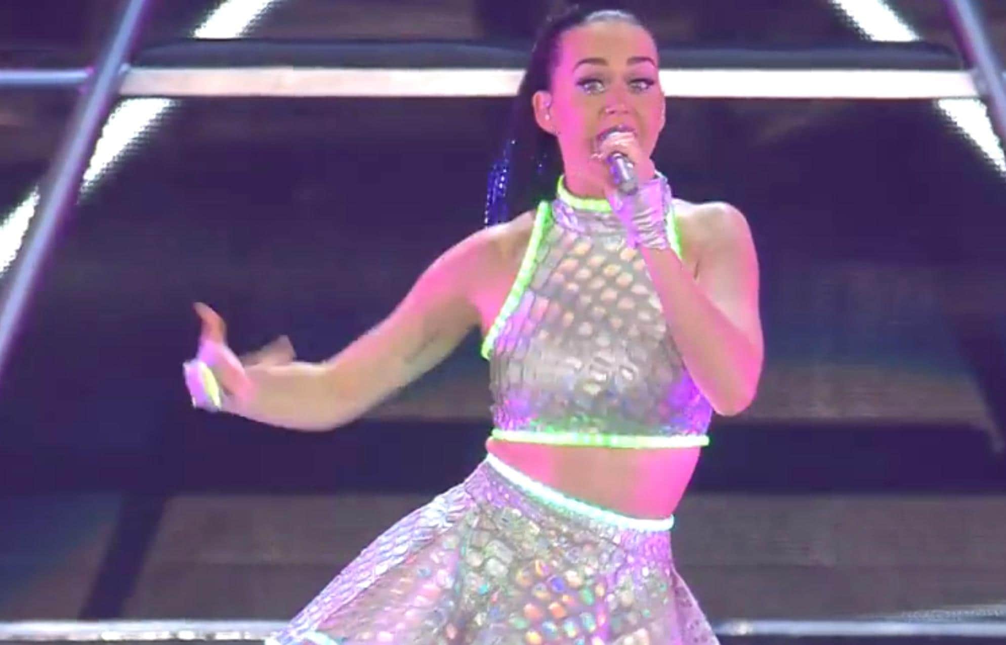 Exklusivt klipp från Katy Perrys turnépremiär i Europa
