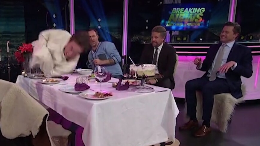 Här bryter Pär Andersson revbenen i tvångströja