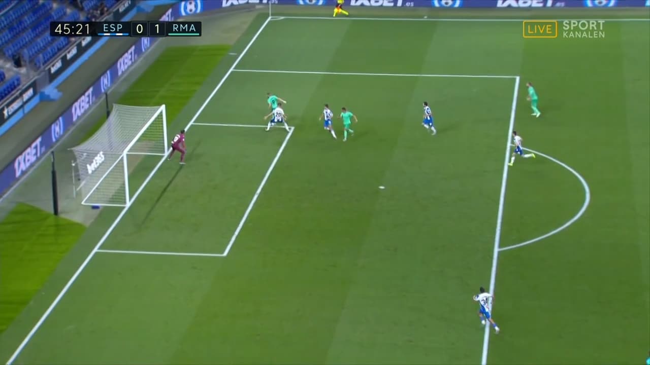 Se Benzemas magiska klackframspelning