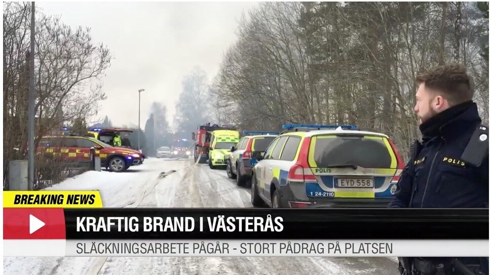 Kraftig brand i industribyggnad