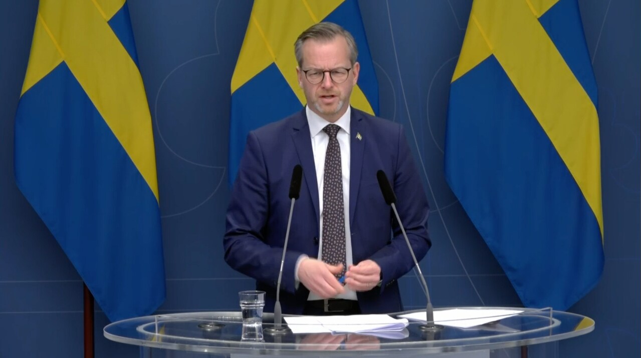 Hör när inrikesminister Mikael Damberg (S) inför reseförbud från Norge