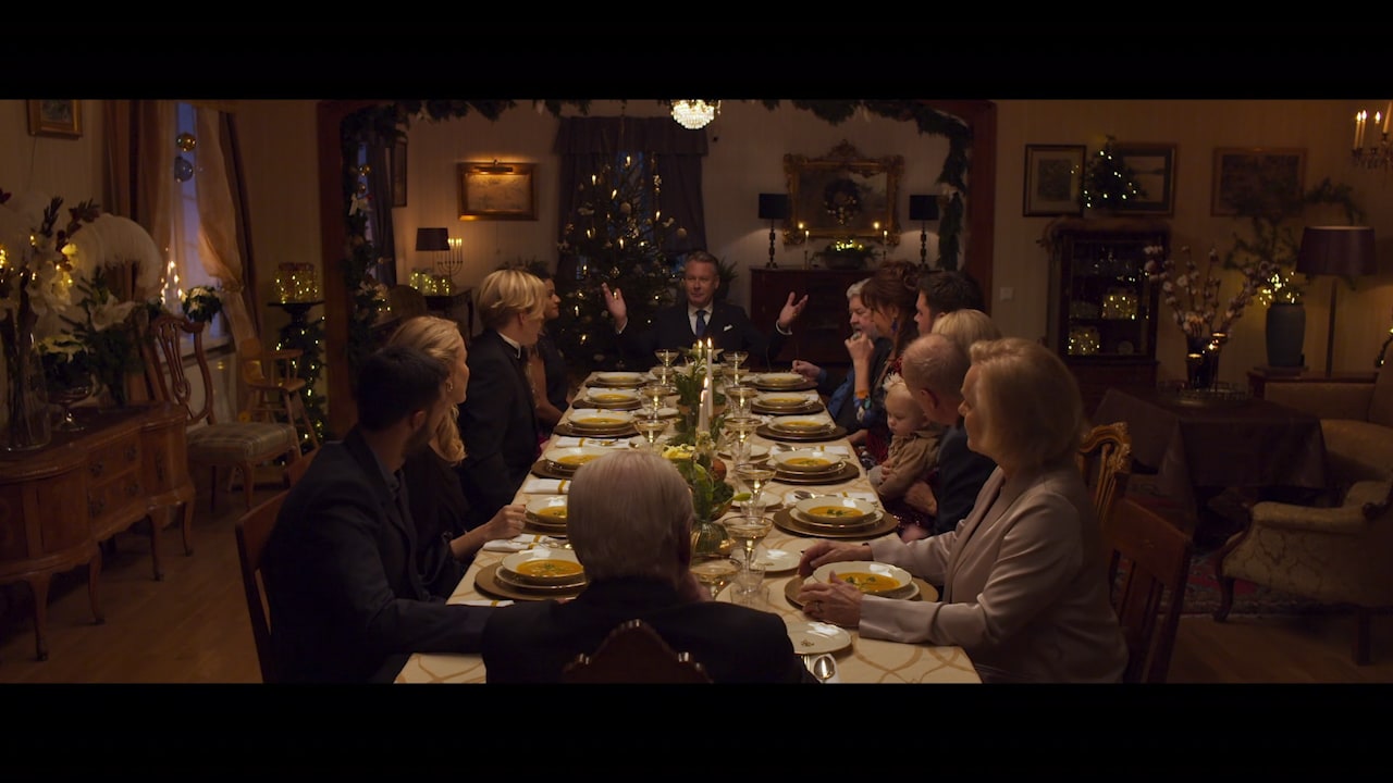 Se den exklusiva trailern för: Bröllop, begravning och dop - filmen