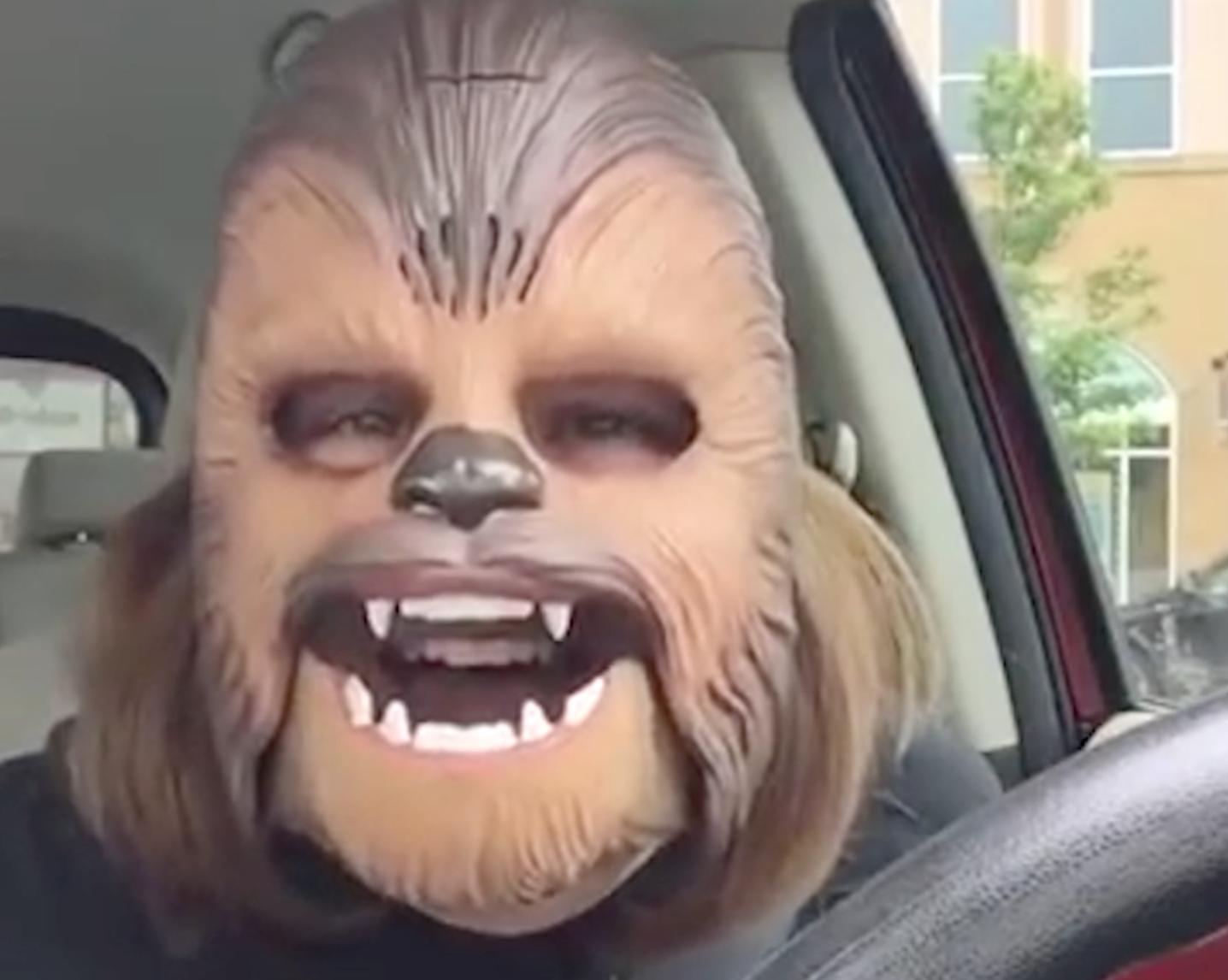 Candace video - får Chewbacca-maskerna att sälja slut