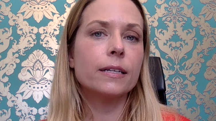 Få tv-koll med Karolina Fjellborg