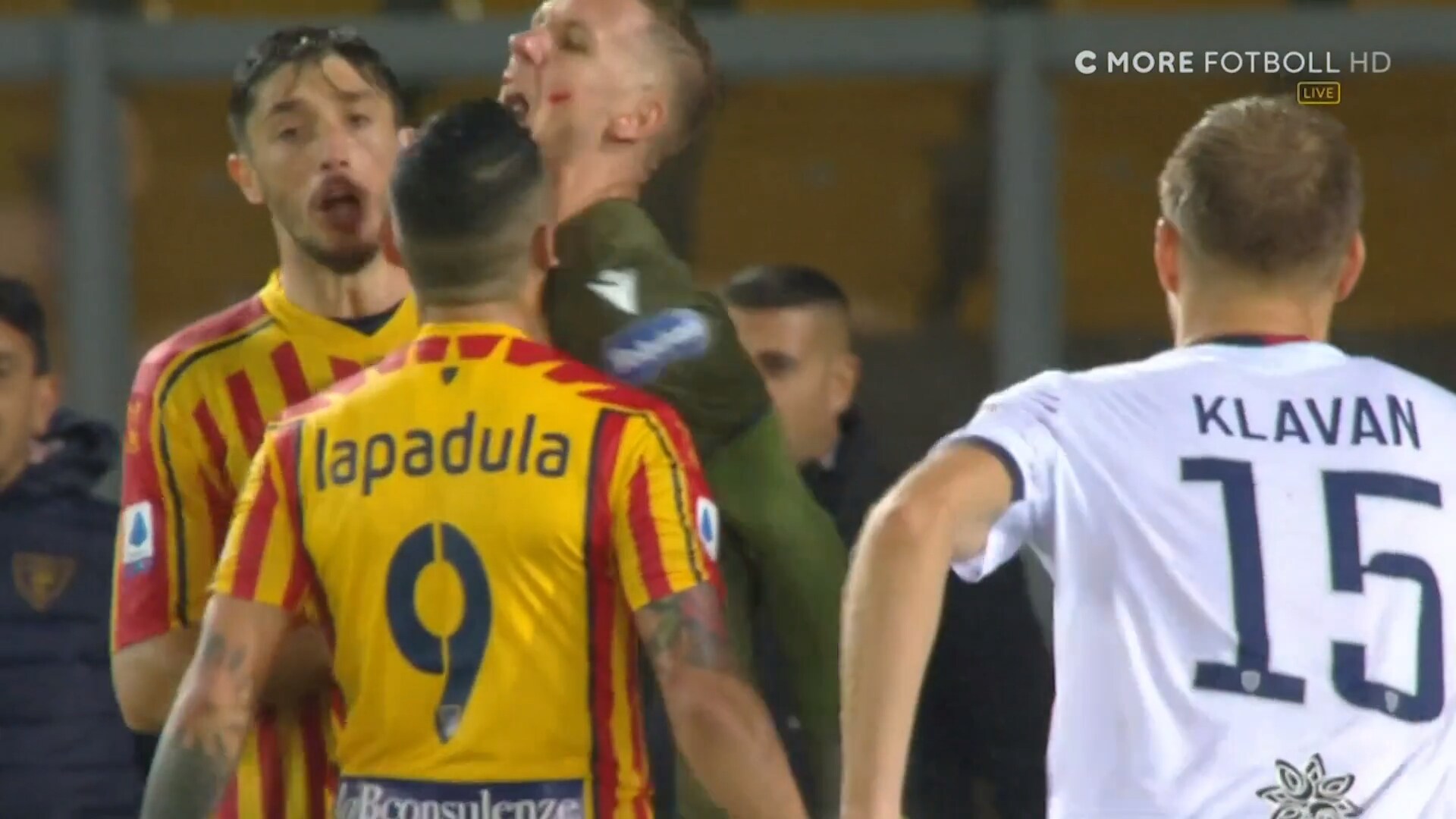 Olsen visas ut efter totalt hjärnsläpp