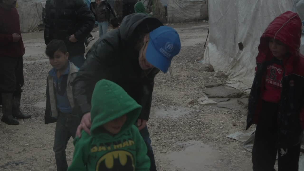 Svenska Karolina vädjar från flyktinglägret: Behöver er hjälp