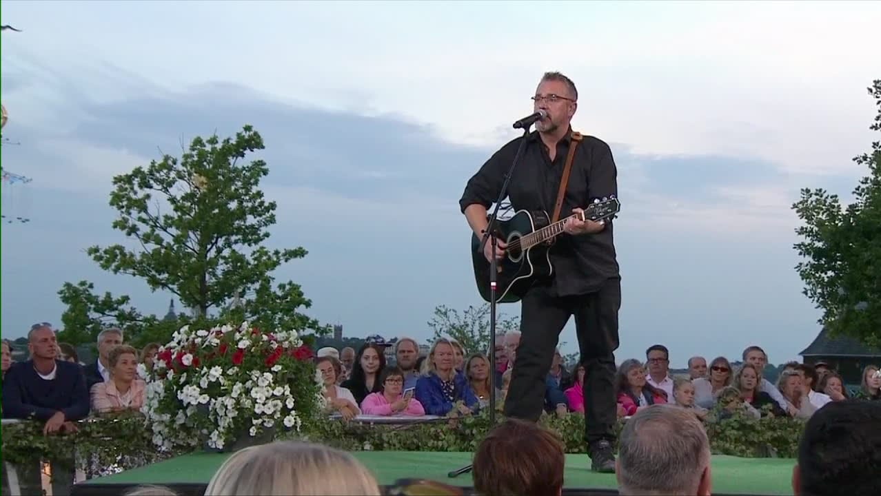 Här hyllar sonen Cornelis Vreeswijk