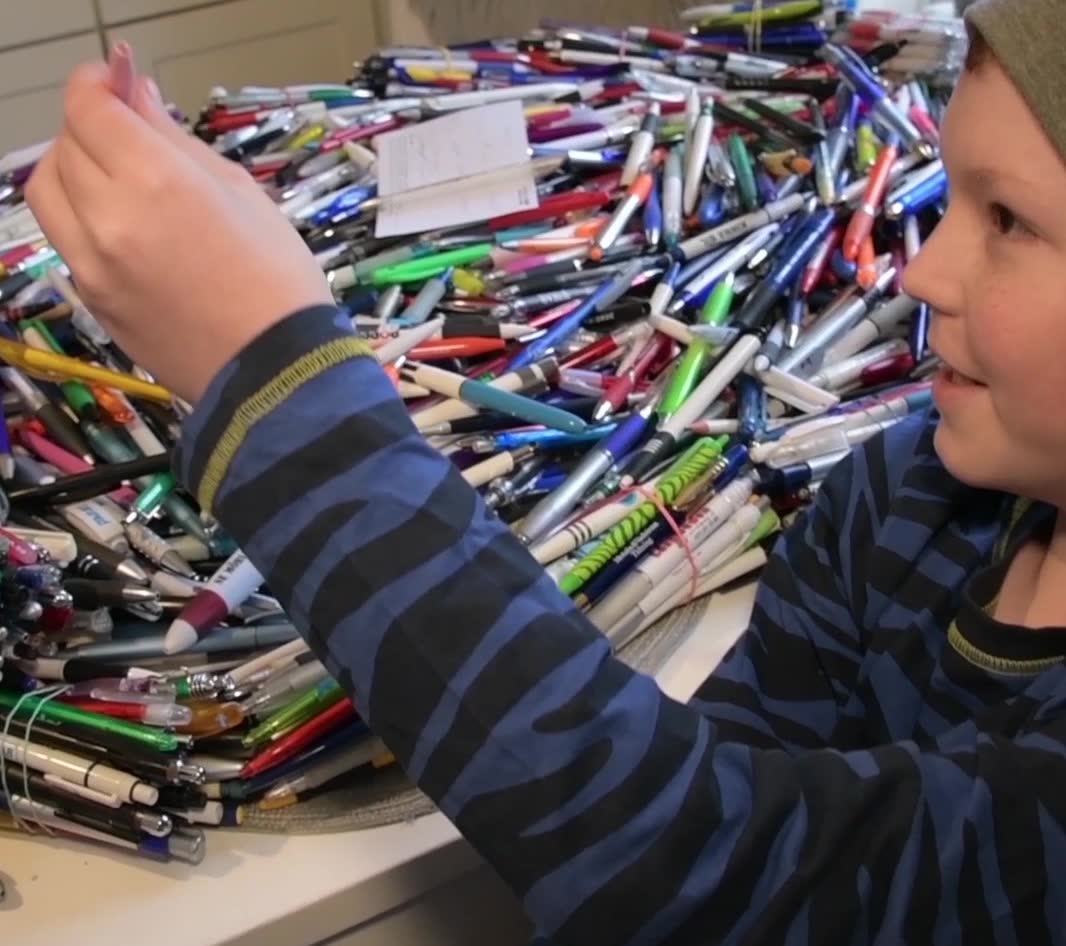 10-åringen fick tusentals pennor efter Blocketannons