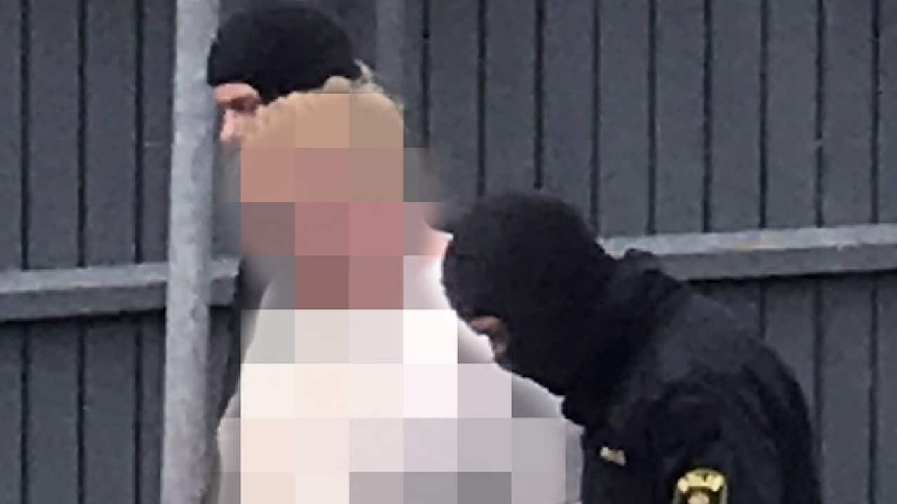 Hör åklagaren berätta om gripandet