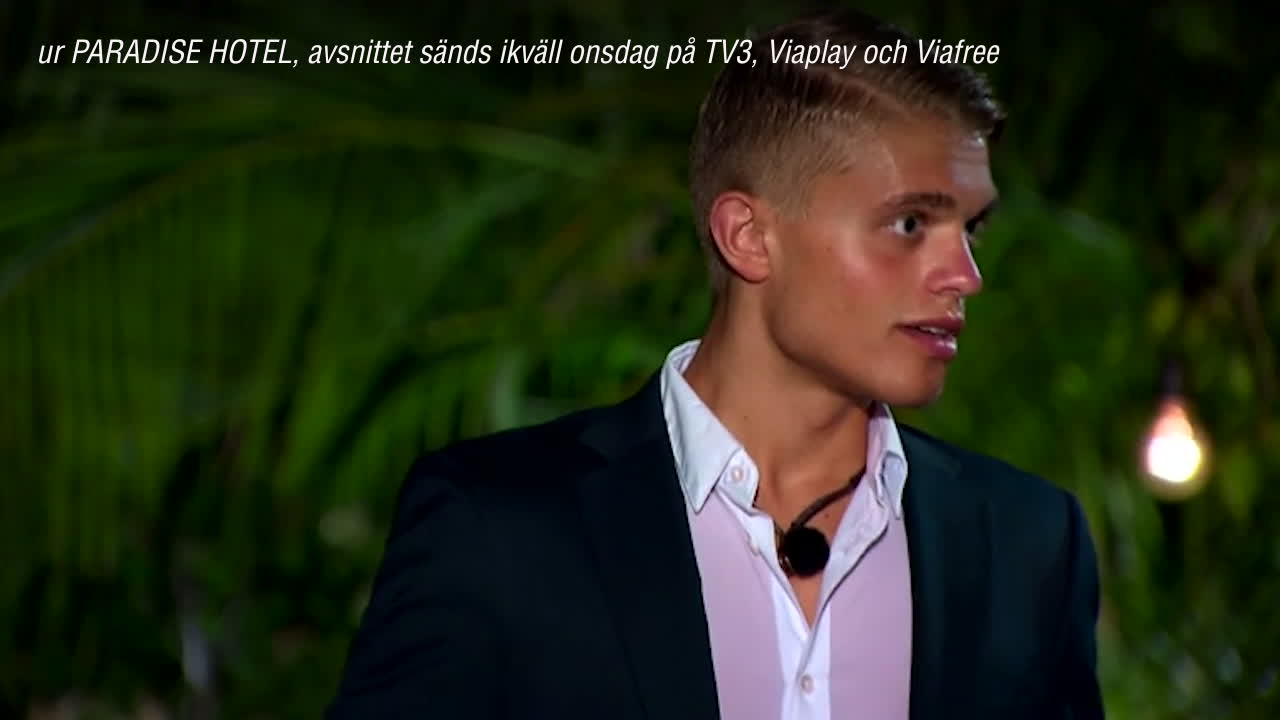 Här svimmar PH-Mattias – mitt under parceremonin