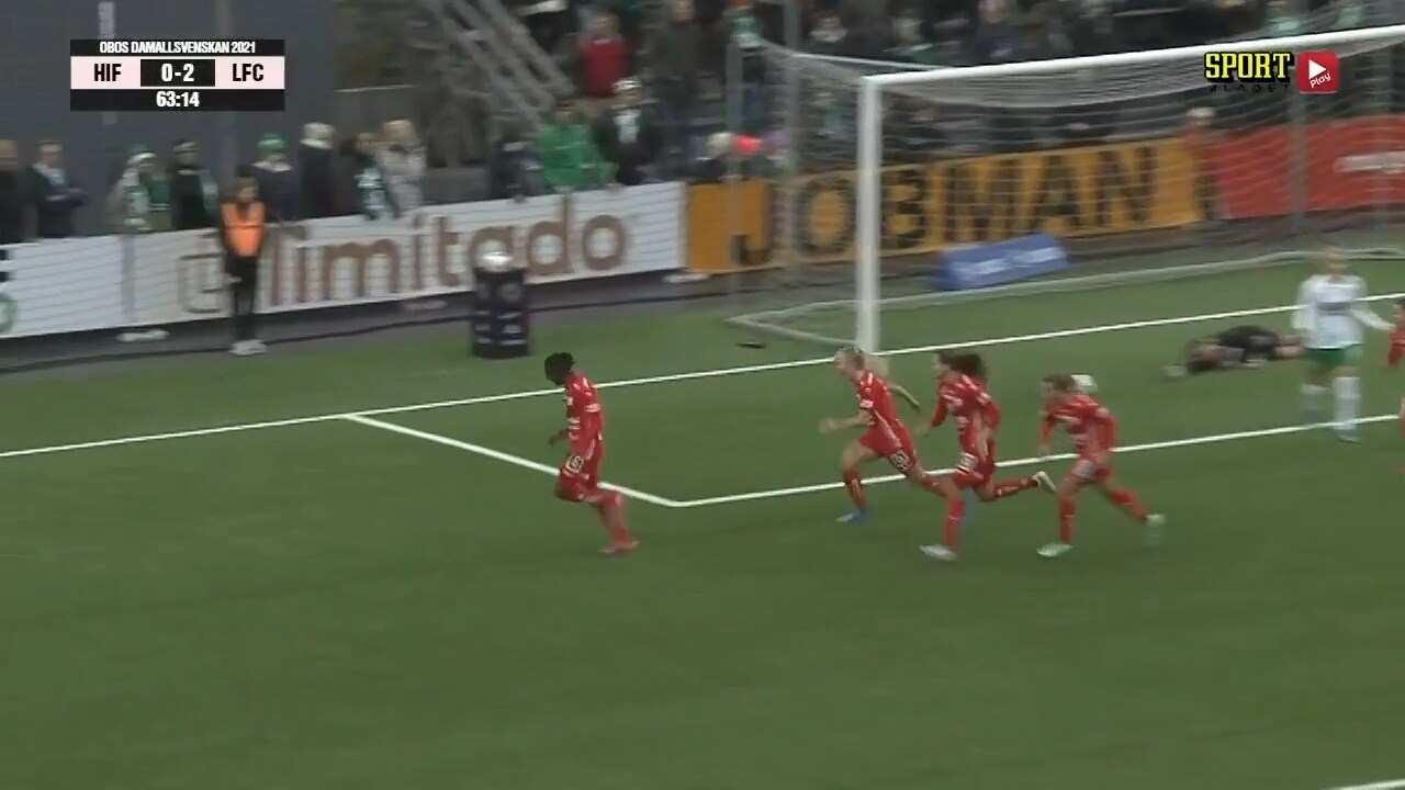 Här sänker hon Hammarby med ett hattrick