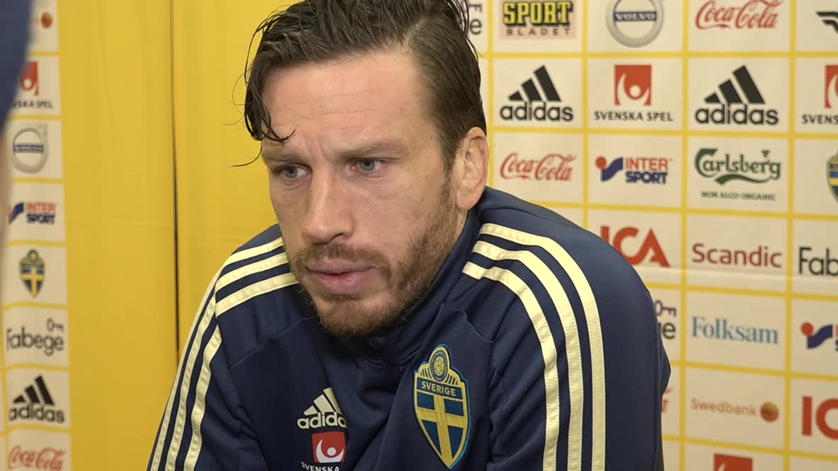 Svensson: ”Vi får göra damfotbollen större tillsammans”