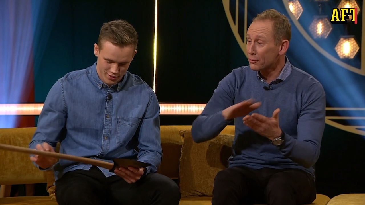 ”Slutade med några stygn i benet” – hör Gunde Svan berätta om yxolyckan