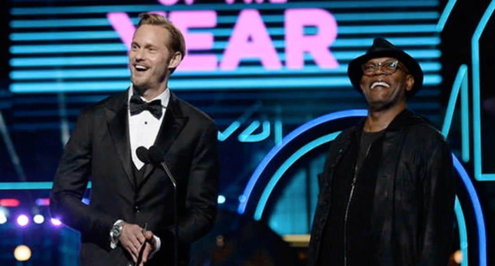 Skarsgård stjäl showen - bjussar på halvnaket