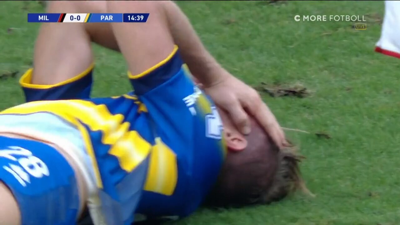 Här knockar Zlatan Gagliolo