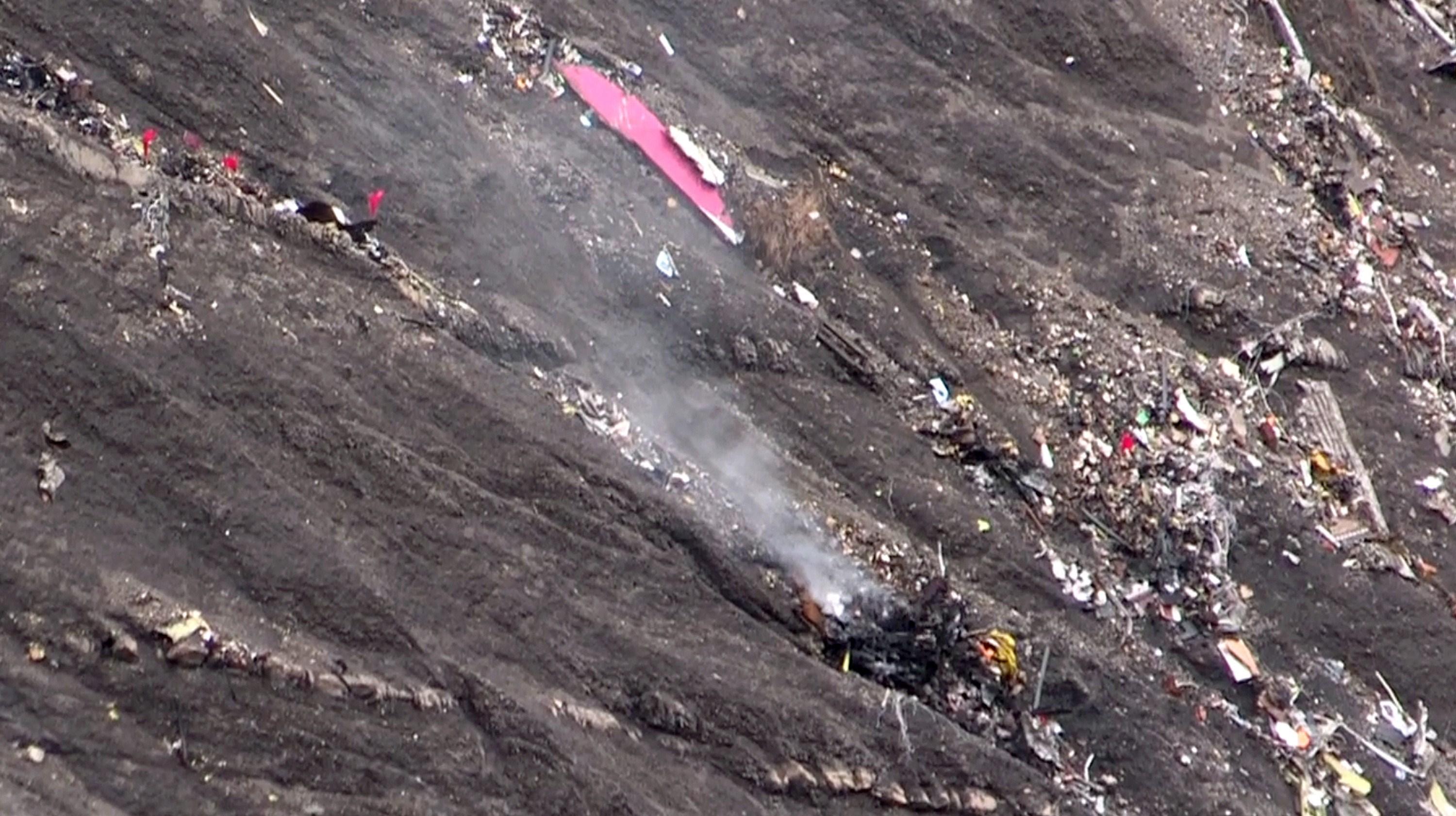 150 döda i flygkrasch i Alperna