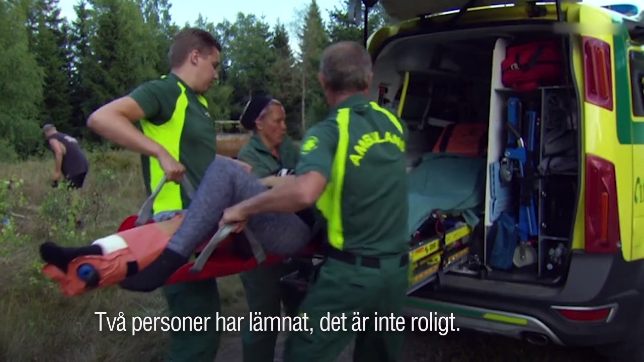 Books olycka i Farmen VIP – hämtas med ambulans