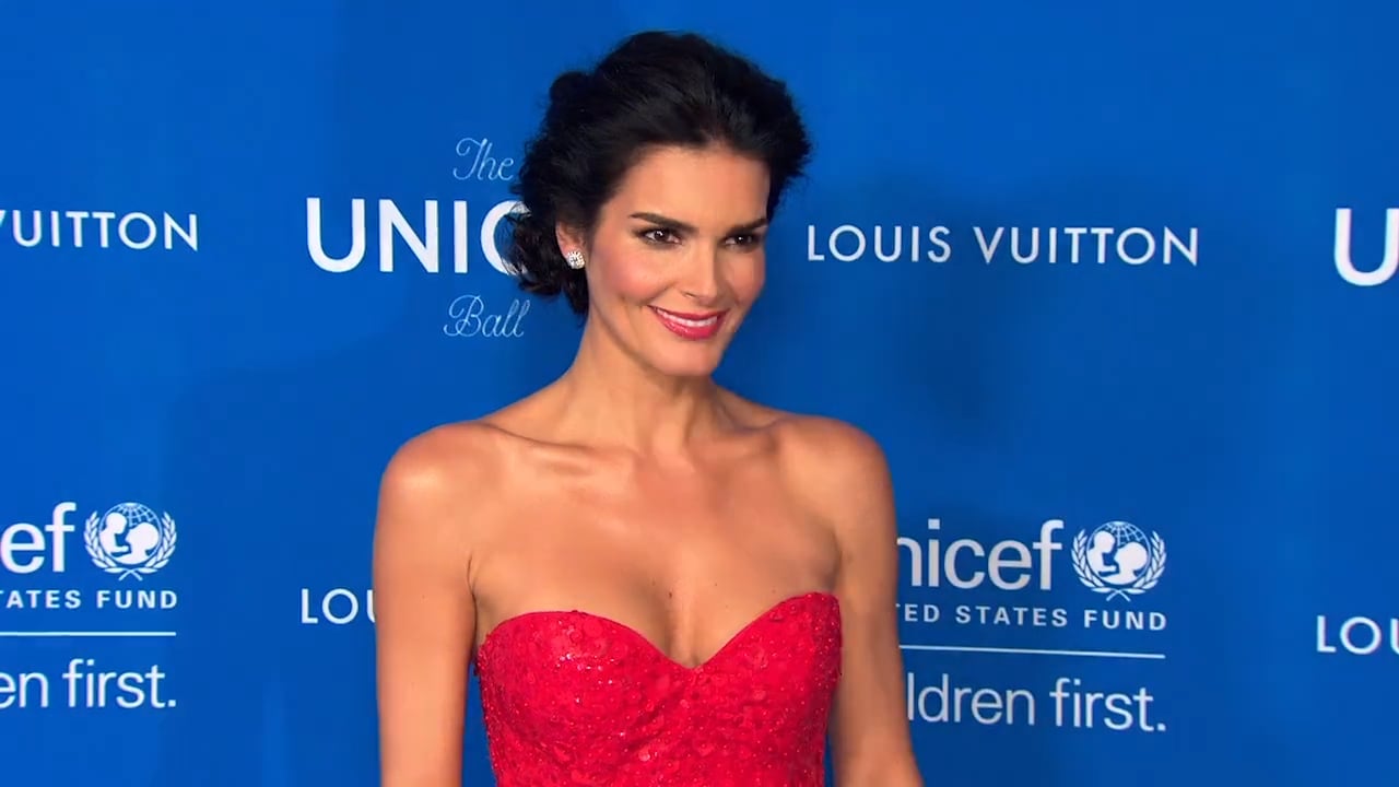 ”Law and order”-stjärnan Angie Harmon har förlovat sig