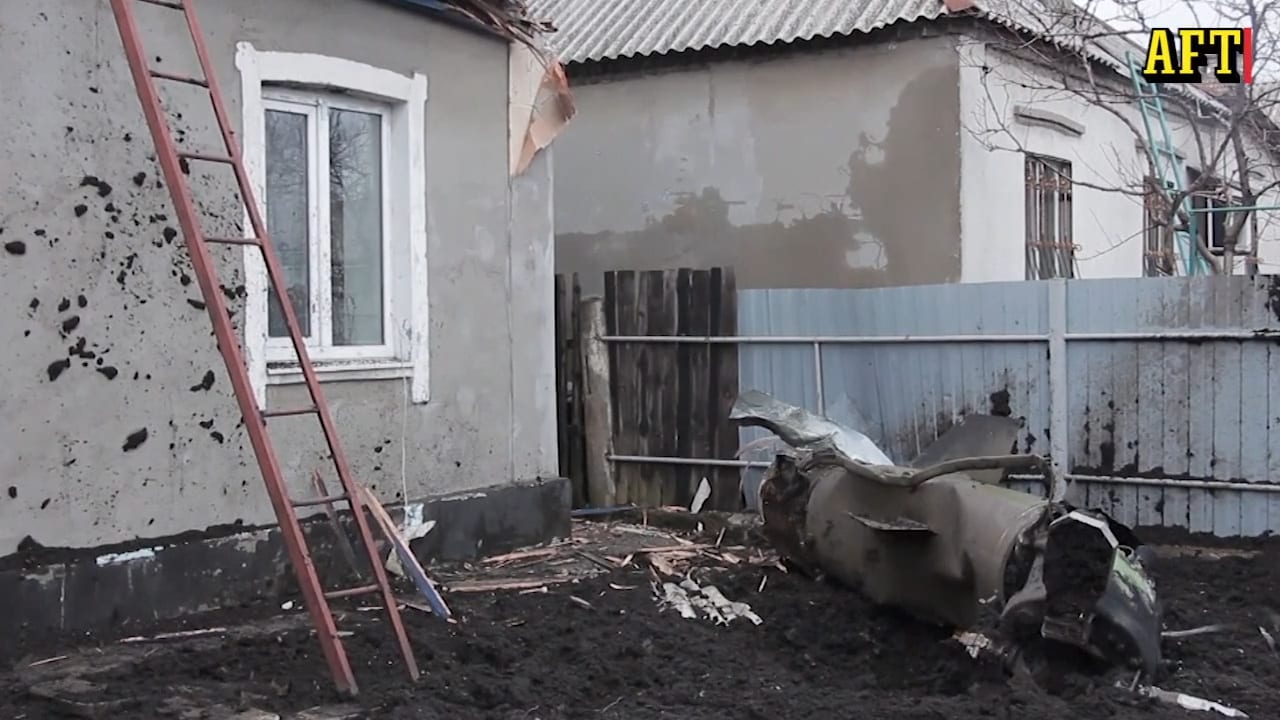 Natalya visar raketen i trädgården: "Sprang ut nakna"