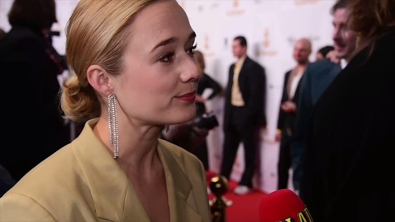 Alba August: ”Har Björn som håller i mig”