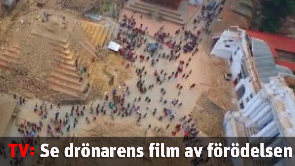 Se drönarens film av förödelsen