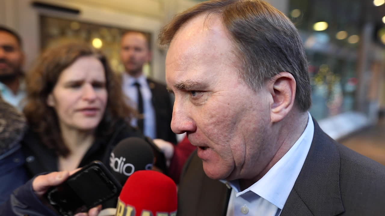 Stefan Löfven (S): Det är huvudlöst av Vänsterpartiet