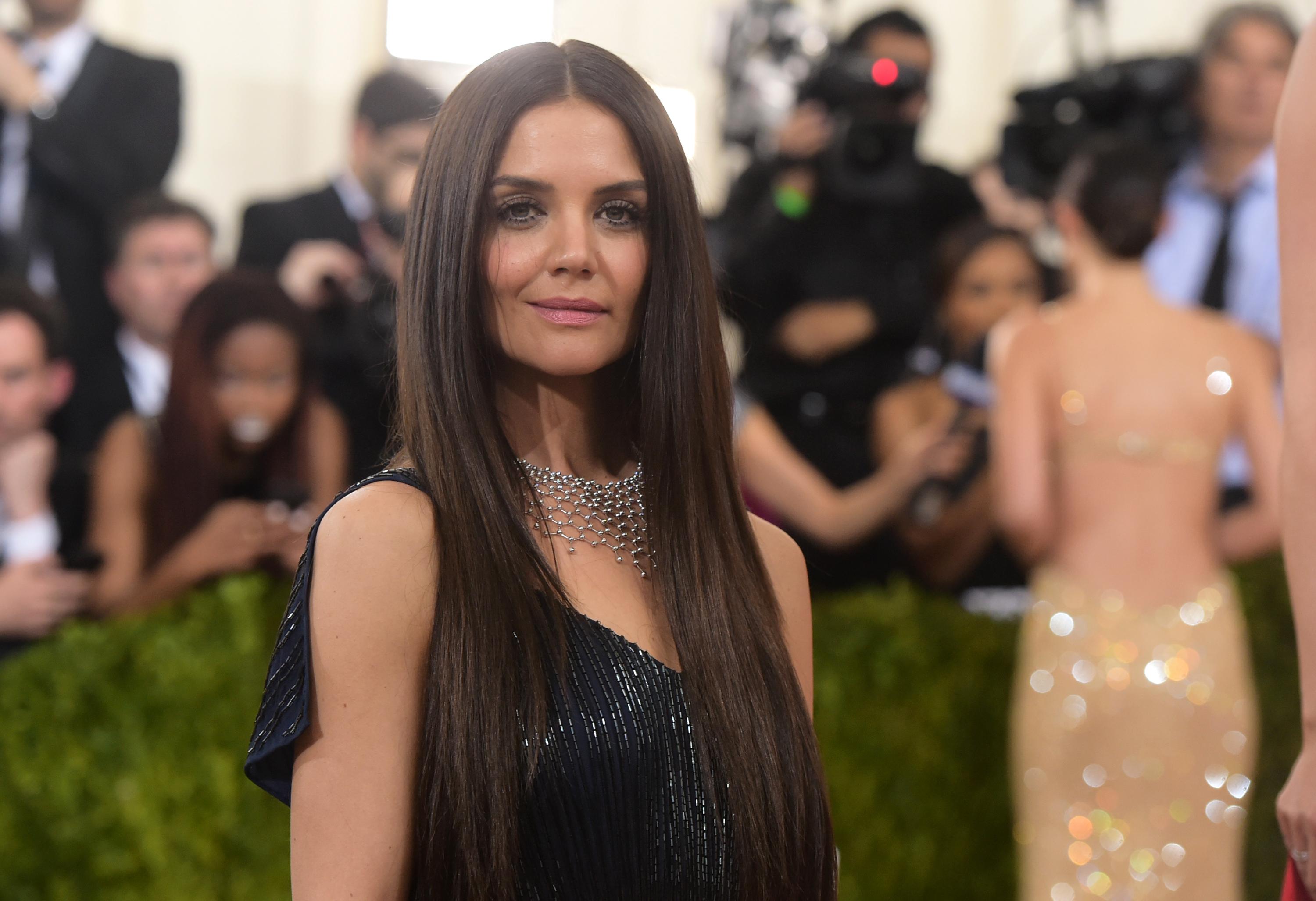 Bekräftat: Komikern är Katie Holmes pojkvän