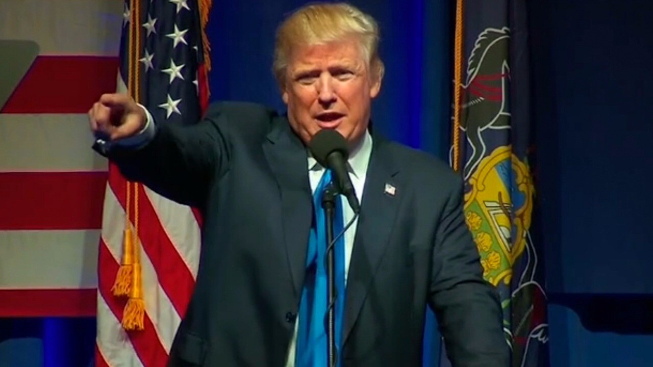 Trumps trippel: Obama, Arnold och golf