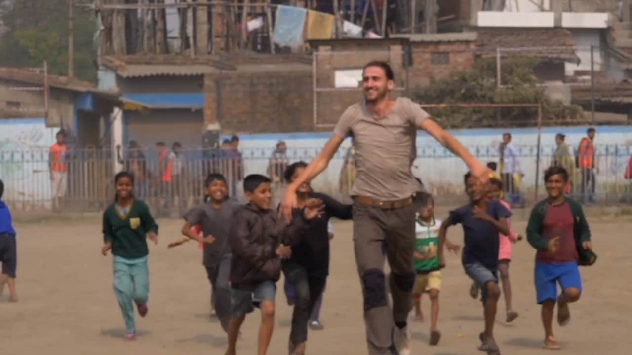 David, 25, startade välgörenhetsorganisation – har samlat in en kvarts miljon