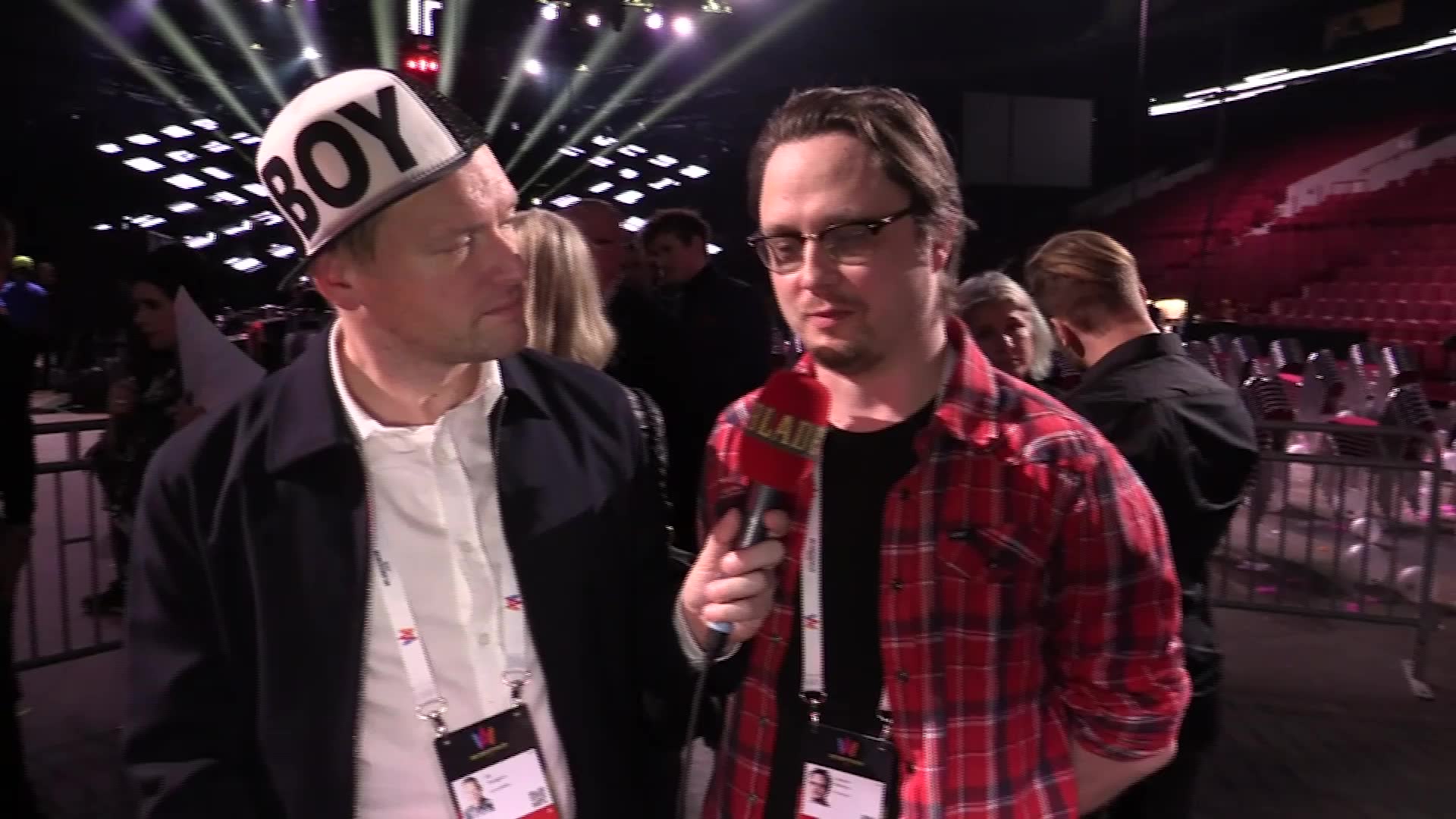 Markus Larsson: "Det är skämt - vad fan är det här"