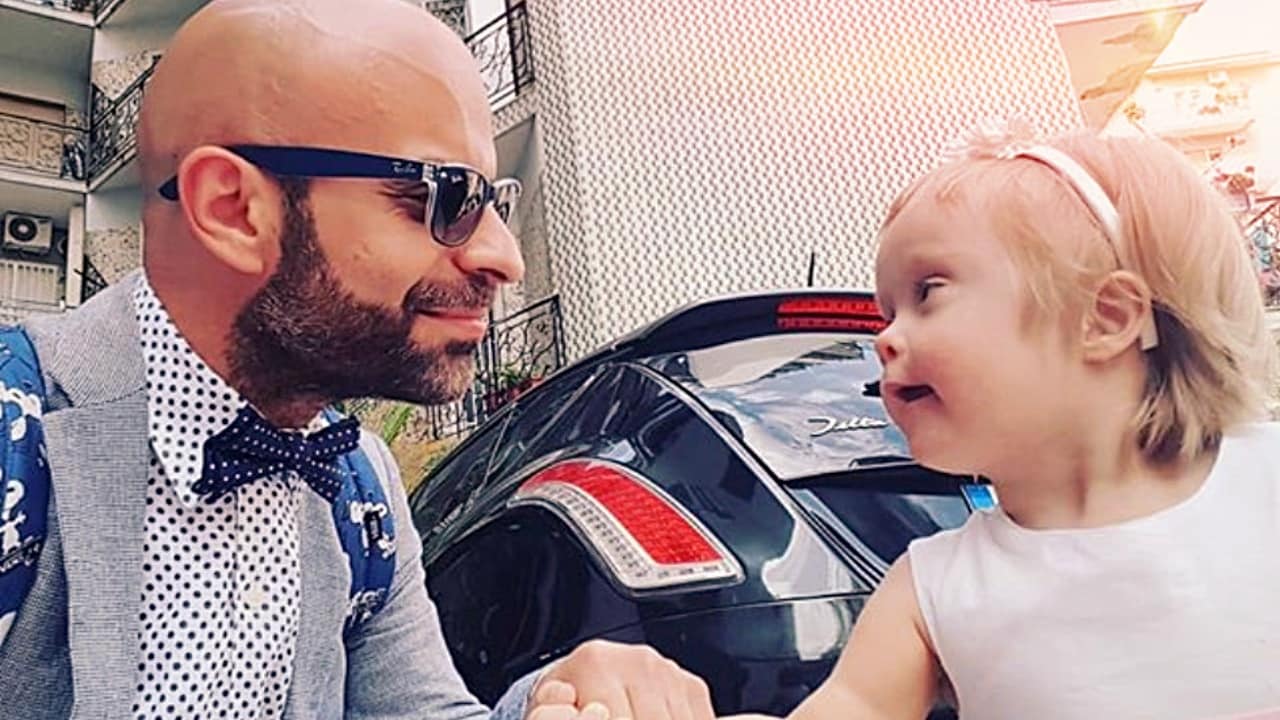 Luca adopterade lilla Alba - hyllas som hjälte