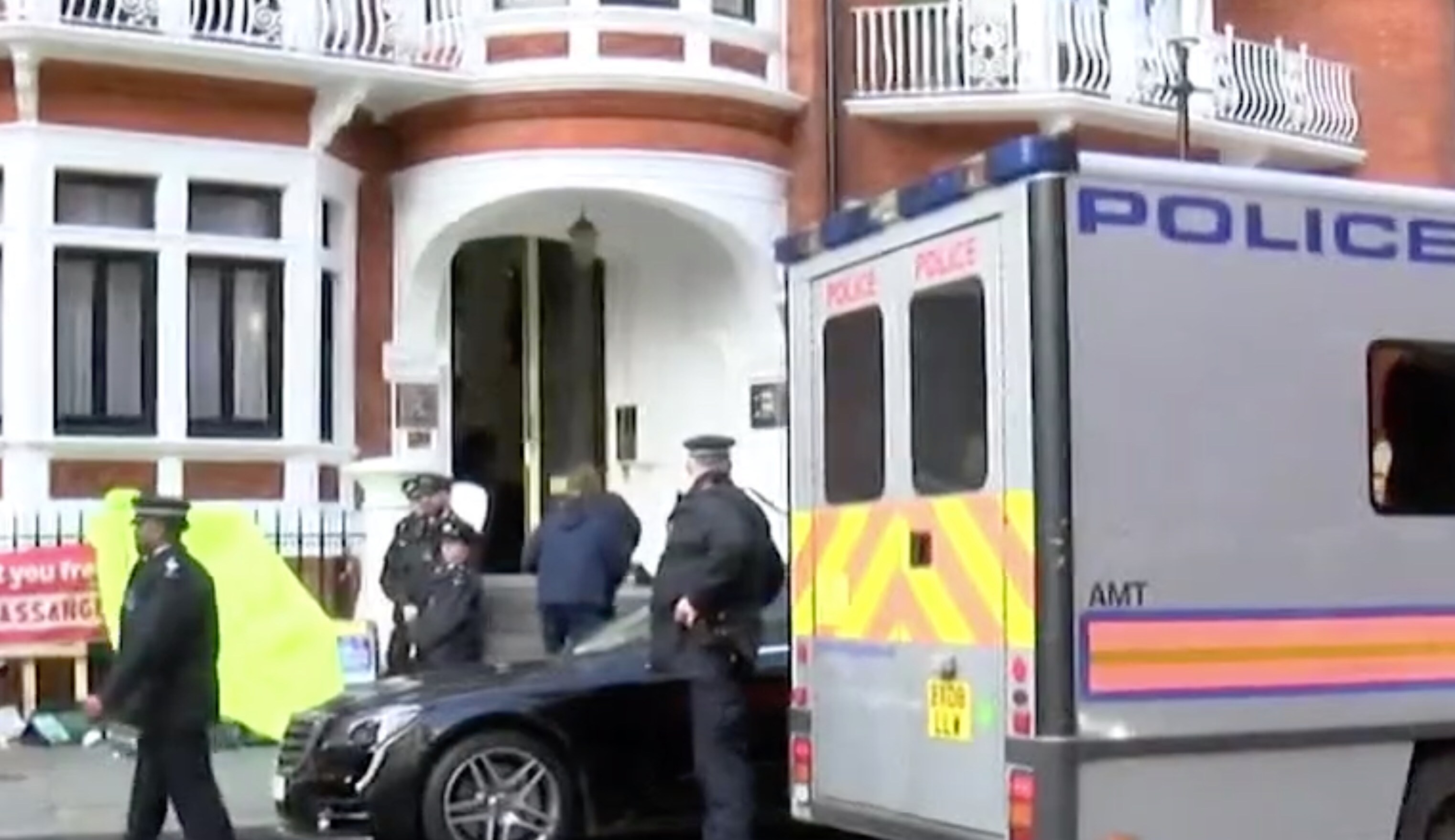 Svensk med Assange-kopplingar gripen