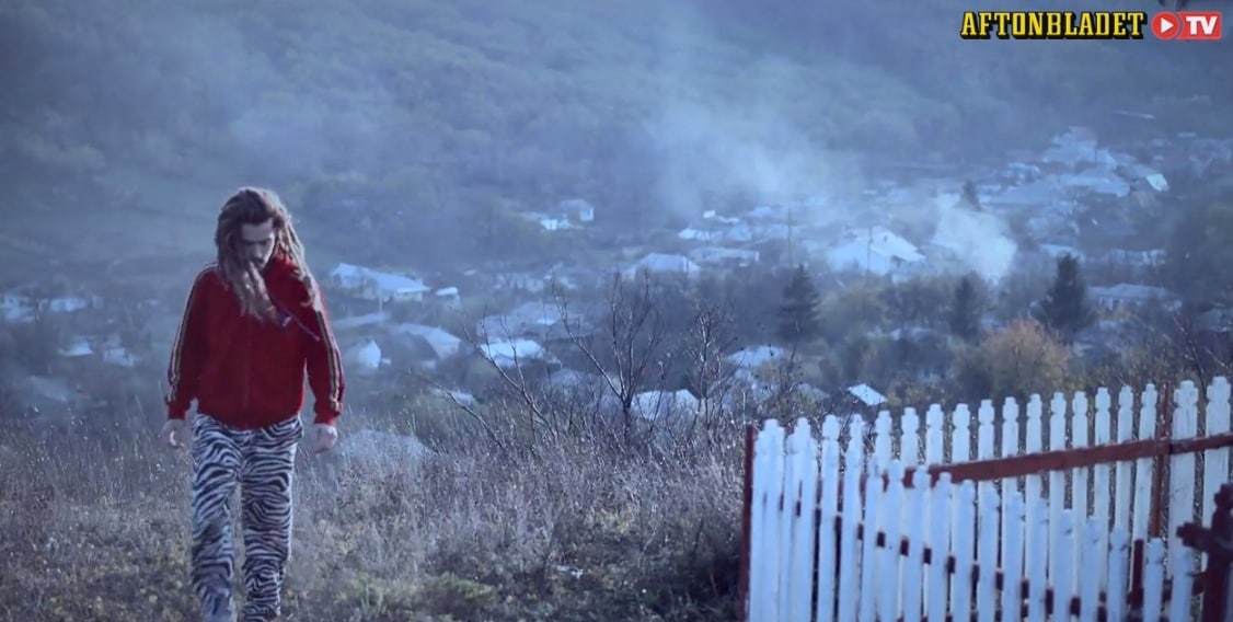 Daniel valde att inte titta bort från tiggaren – reste till Rumänien och byggde eget hus åt Vasils familj