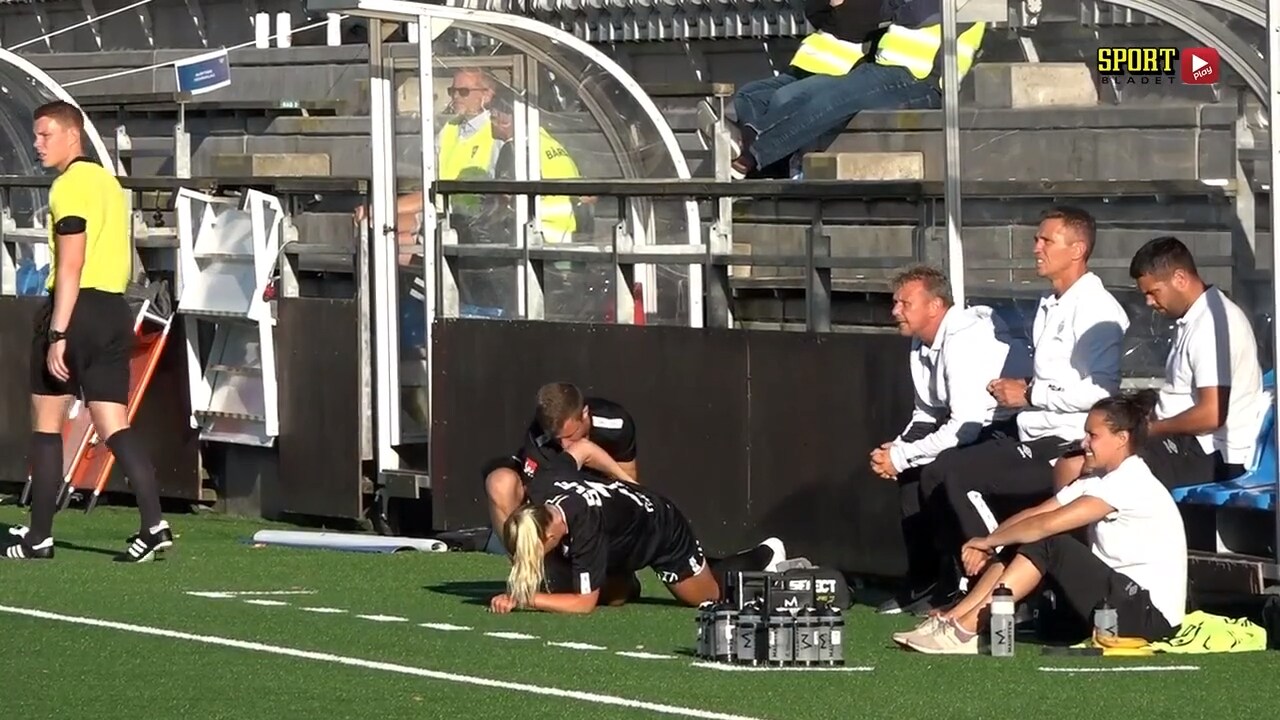 Här kliver Blackstenius av skadad i toppmötet