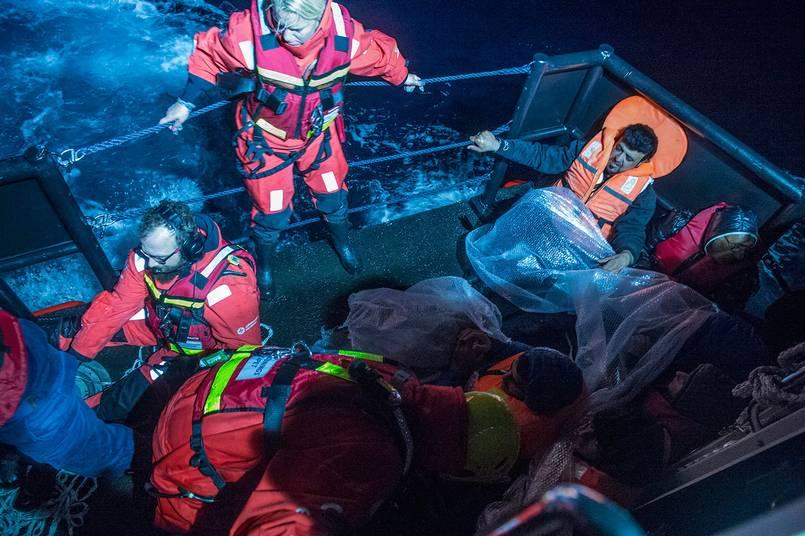 ”Vi fick hoppa i och simma för att nå dem”