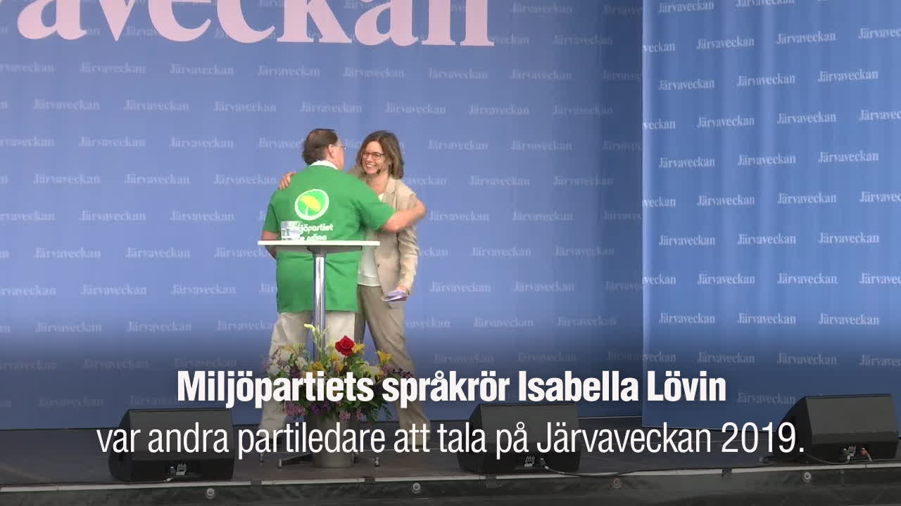 Isabella Lövin (MP) talar på Järvaveckan