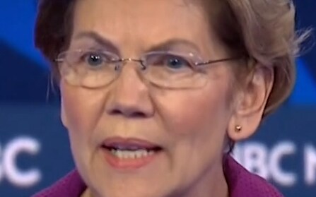 Se Elizabeth Warrens giftiga attacker mot Bloomberg