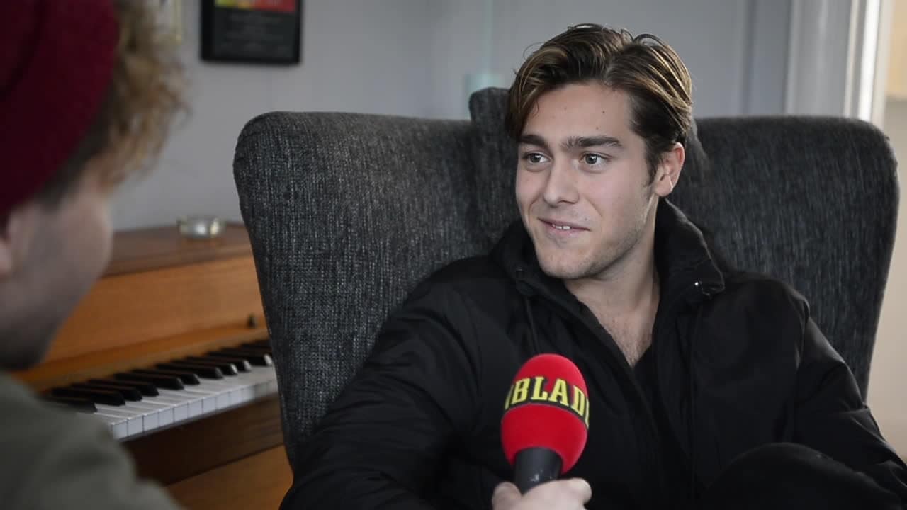 Berättar om nakenbilden