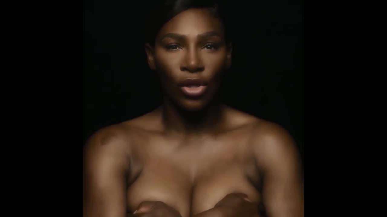 Superstjärnan tar av sig kläderna för bröstcancer