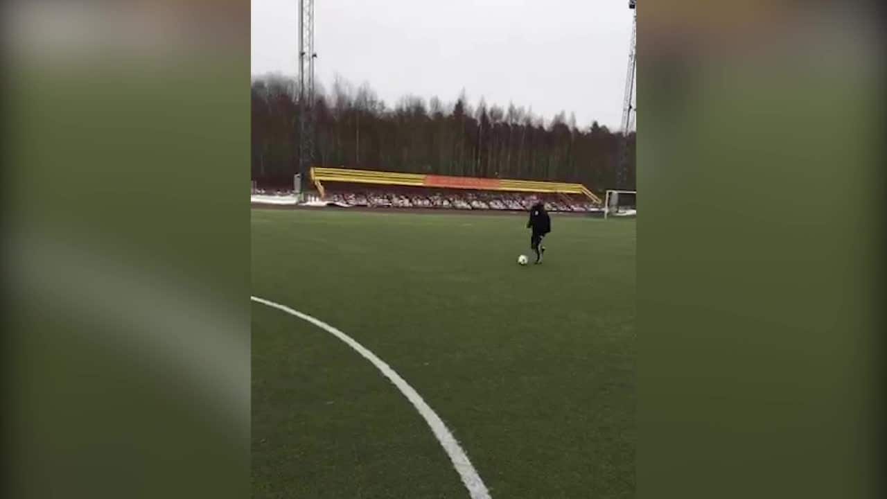 Här spelar Vickius fotboll för första gången efter skadan