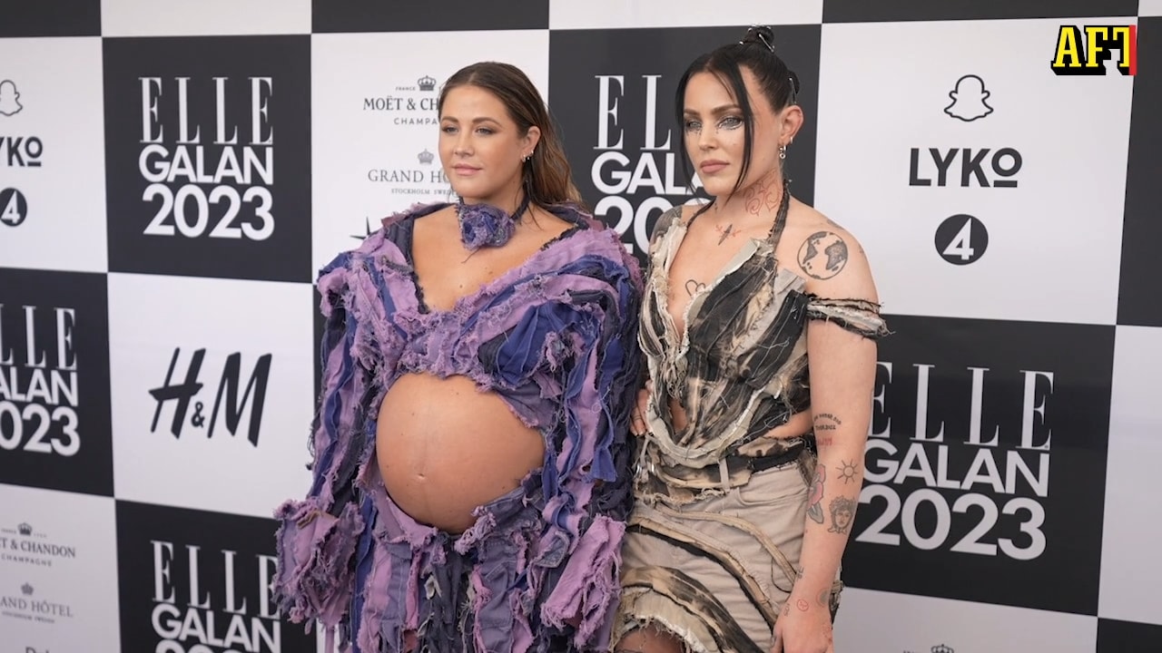 Här visar Molly Sandén upp gravidmagen: ”Känner mig så snygg”