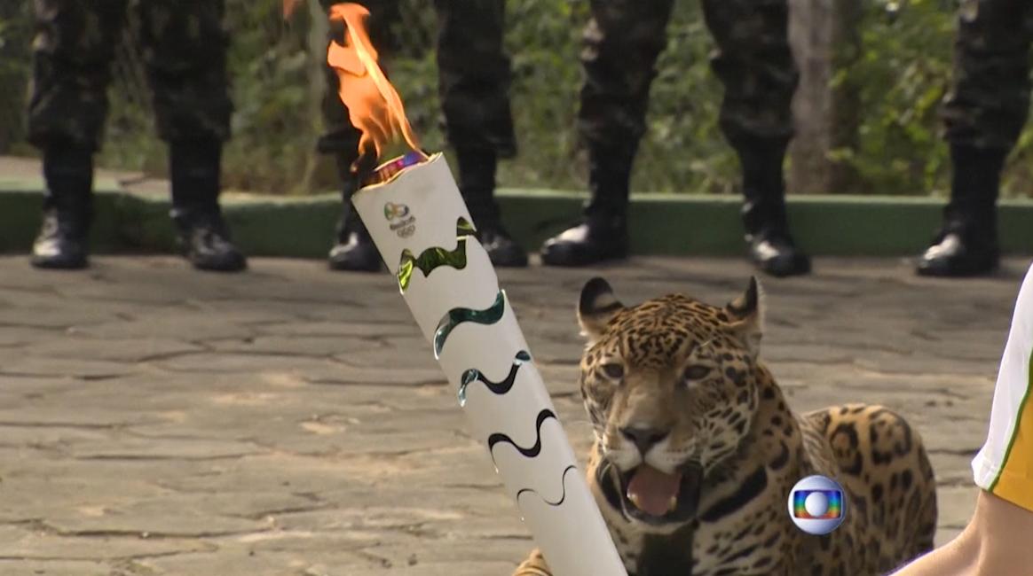 Soldat sköt ihjäl OS-maskot under ceremoni