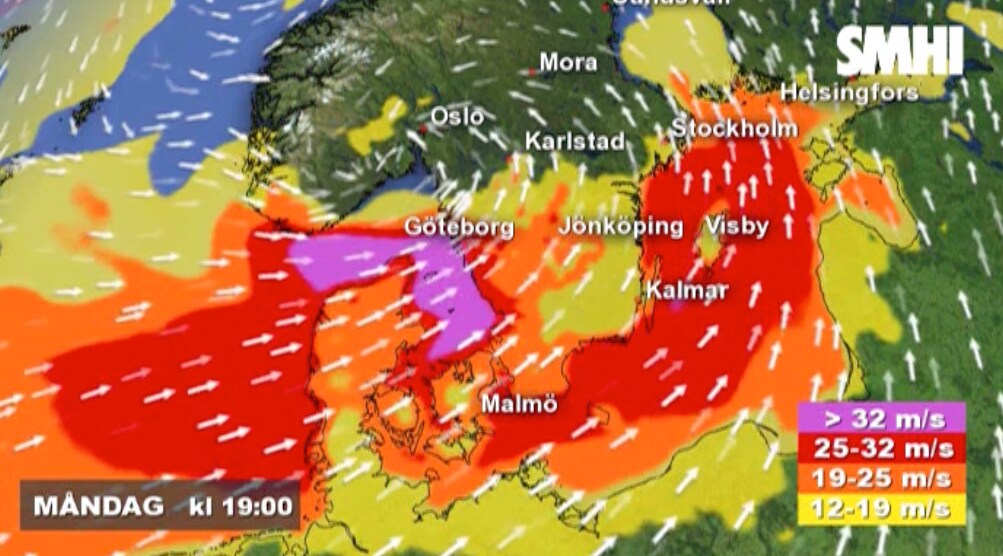 Höststormen rör sig mot Sverige