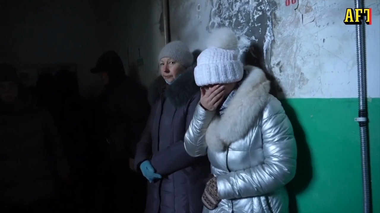 Tre nyfödda bebisar kvar på ett sjukhus i Mariupol