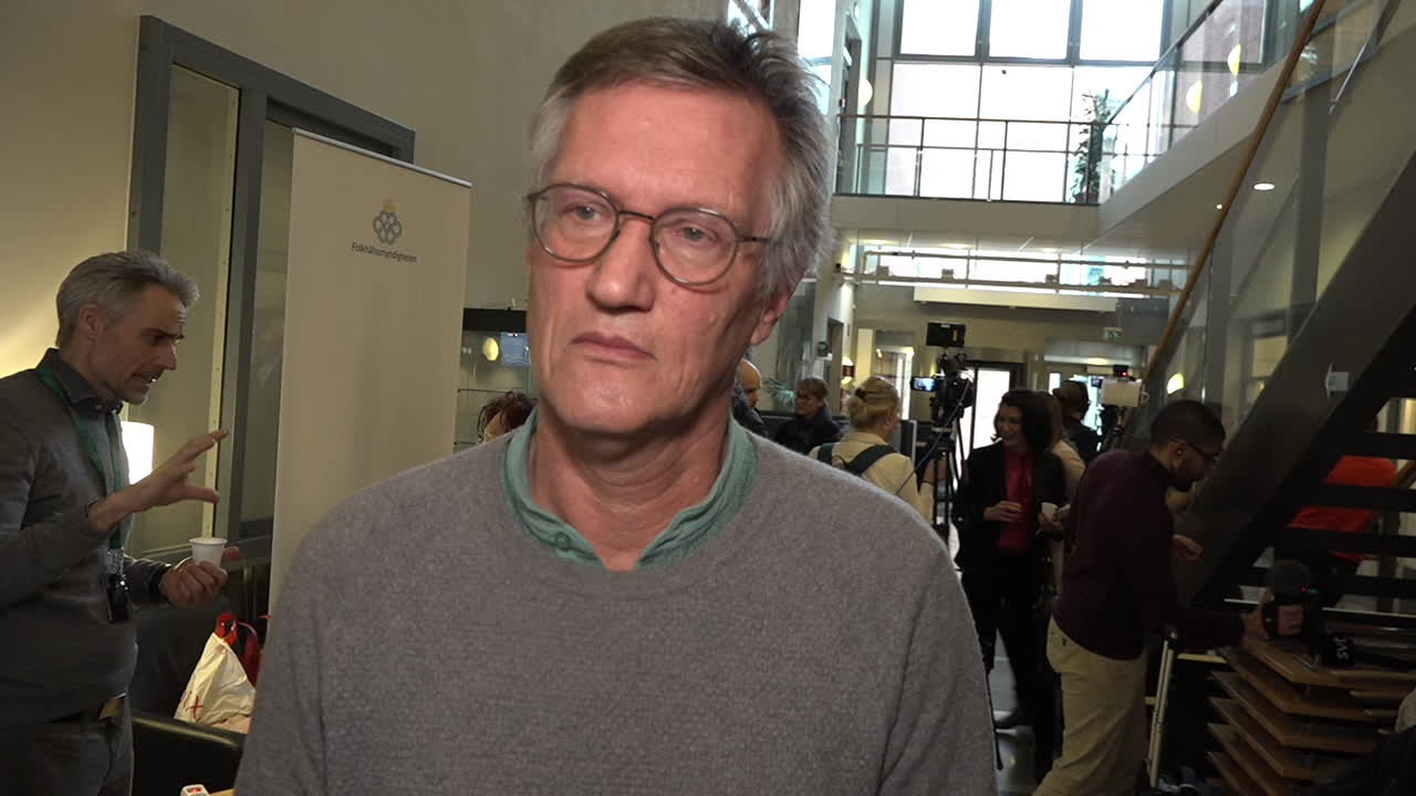 Folkhälsomyndigheten om folksamlingar: "Vi kan inte ta beslut utan regeringen"