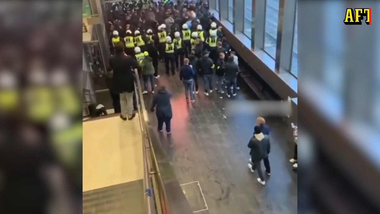 Se filmen av polisens kritiserade derbyingripande