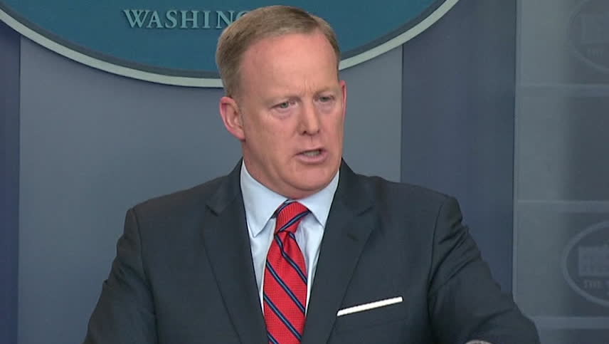 Kritikstorm efter Spicers groda