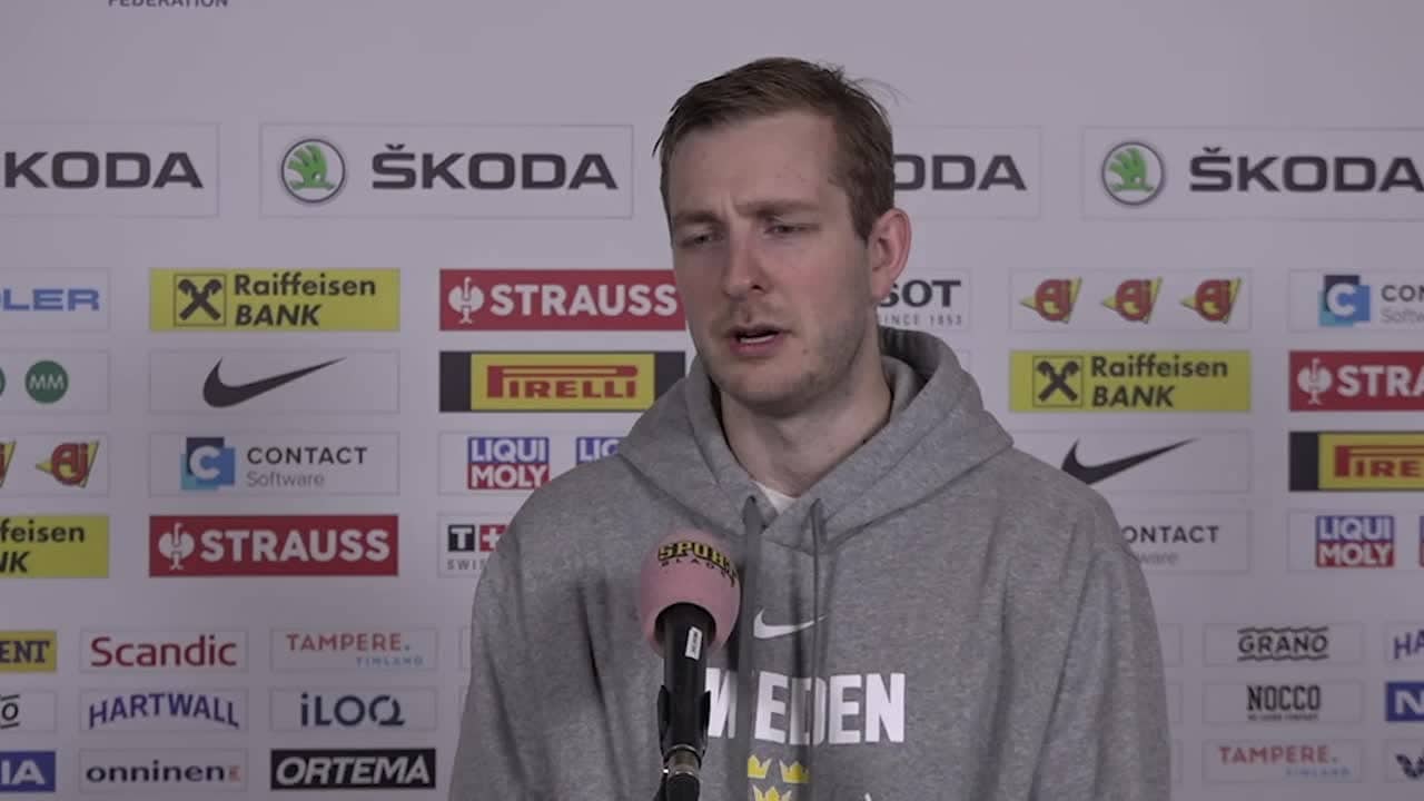 Hör Linus Ullmark om virala björnkramen