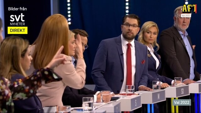 Lööf (C) till Åkesson (SD): ”Du låter som en gammal trollkarl — simsalabim”